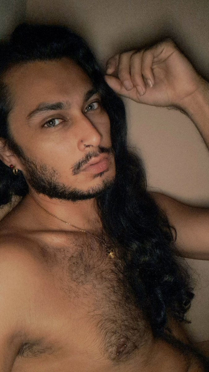 aanesty29's tweet photo. Quiero que sepas que Te Deseo! 🔥❤️🔥🔥
"Una buena noche" 😏😉😘
#AaNesty #SoloAaNesty
#GayBoy #TwitGay #MasAmorMenosOdio #NoEsQuienQuiereSiNoQuienPuede #Fantasía #Misterio #Mitológico #ImaginasionDeInfante #PTY #Look #Moda #Models #MRPTY #Liberal #LiveIsLife https://t.co/ciBW7JRzWk