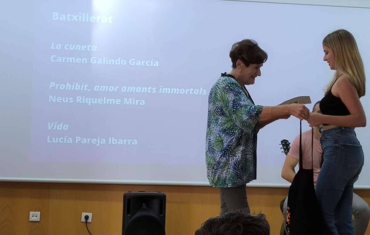 IES Torrellano tweet media