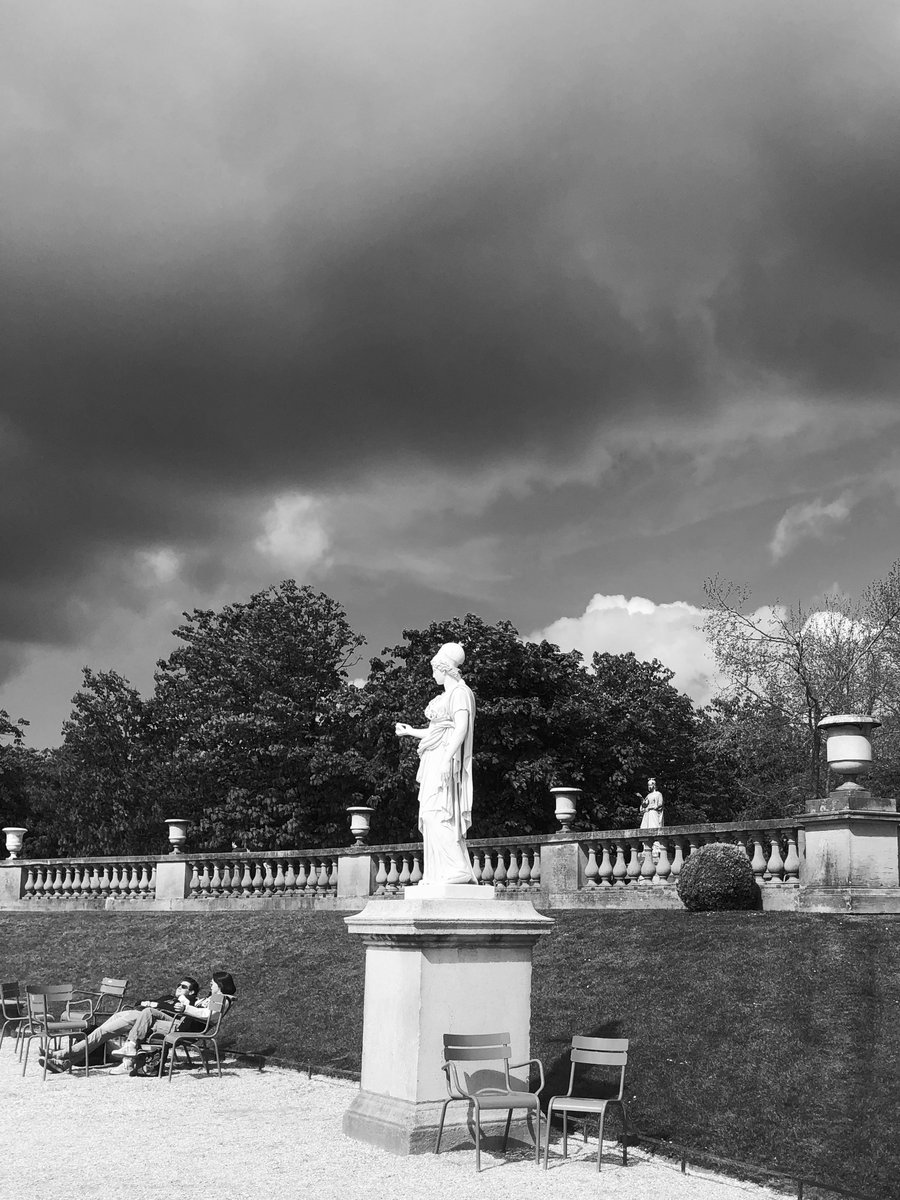 Détente au Jardin du Luxembourg.
planmetro.paris 📷
Métro : Saint-Sulpice
RER B : Luxembourg
.
#paris #metroparis #france #photo #jardinduluxembourg #nuages #photography #instagram #vivreparis #picoftheday #colorphotography #igersparis #igparis #jaimeparis #parisjetaime