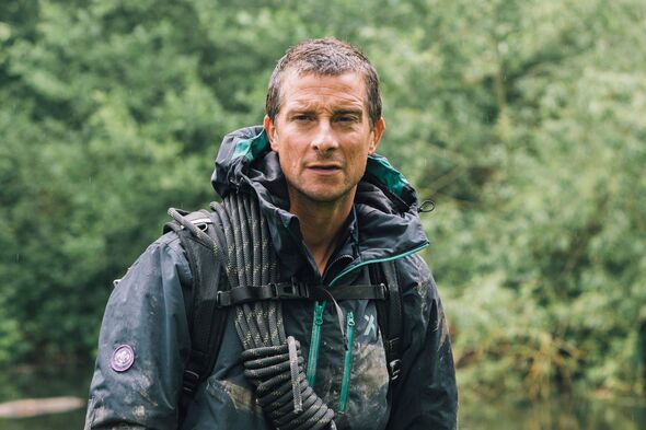 HealthReviewsz's tweet photo. Bear Grylls 'embarrassed' by past veganism and explains why he now only eats red meat 

Grylls heavily endorses his current diet of meat, blood and bone marrow, claiming it is miles better than anything plant-based. -»
 https://t.co/vo5b9AbVua https://t.co/N9PAAX7PYH