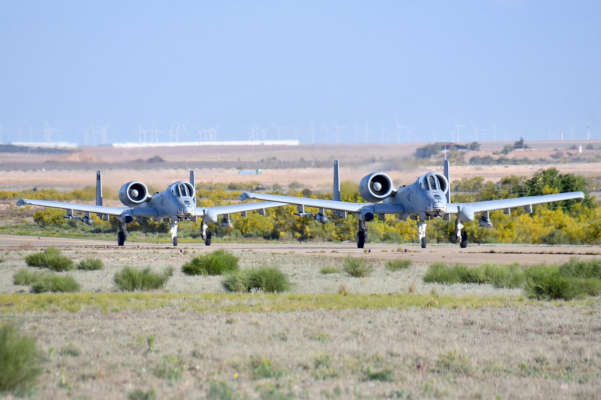 LeonSpotters's tweet photo. @aviationlelnspain @AvistamientosA nos muestra el Fairchild-Republic #A10 #Thanderbolt II que participa en el ejercicio #SwiftResponse23 @USArmyEURAF en misiones Close Air Support #DefenderEurope23 https://t.co/zXxYSakxro