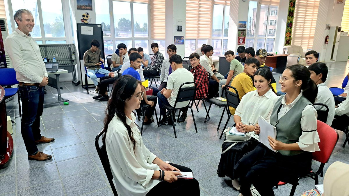 ASBokhtar's tweet photo. Digital Security Training📷
📷On May 11th, 2023, American Space Bokhtar hosted Thomas Piekarczyk, from GIZ Tajikistan for the" Digital Security" training for Bokhtar youth.
📷Participants learned how to avoid scams, create strong passwords, and online -harassment issues. https://t.co/k4d9zOScoE