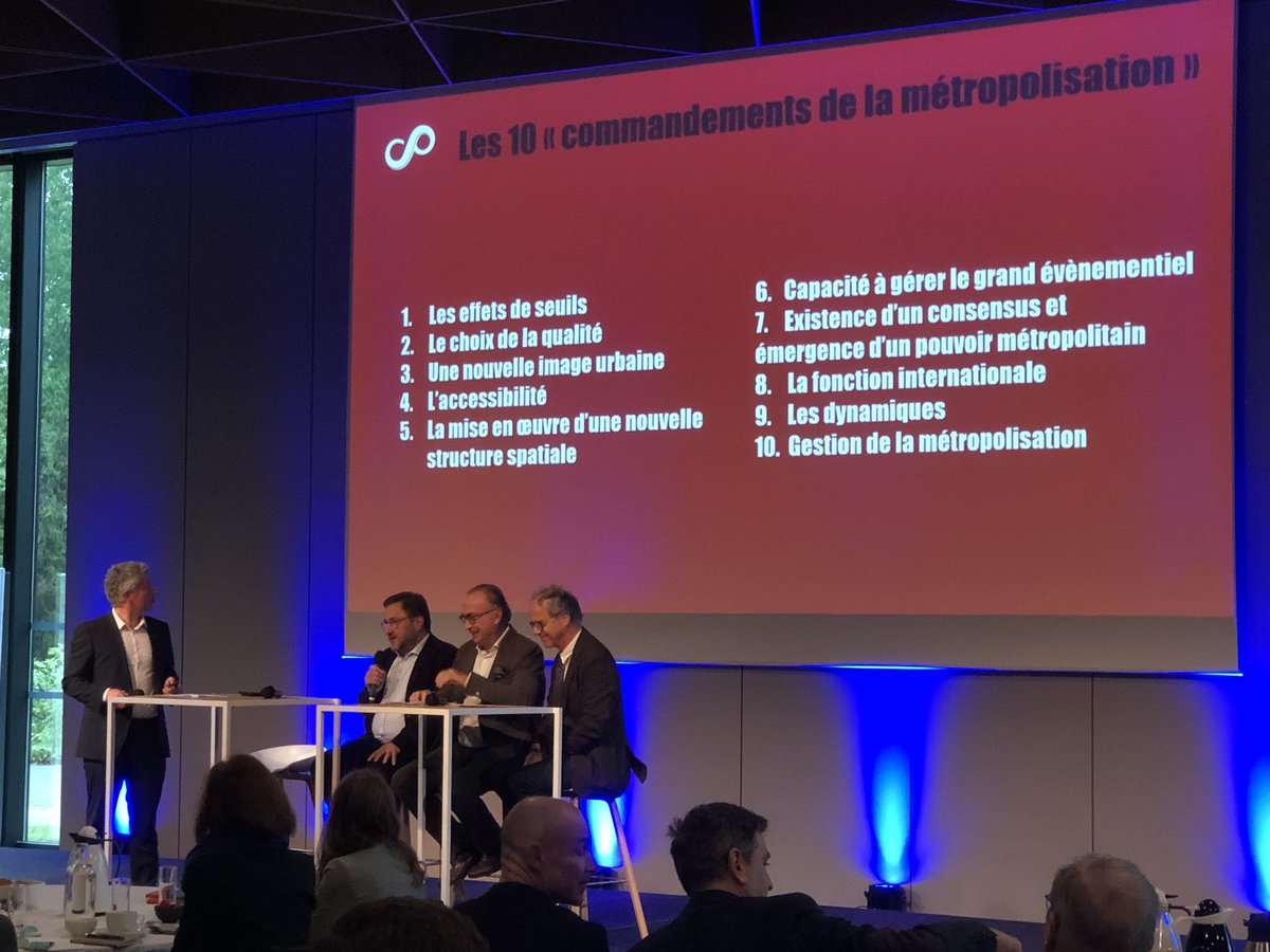 Table ronde 💬 “Pour penser la #metropolisation de notre territoire, il faut que nous disposions d’une vision plus large incluant le bassin minier et la région de Dunkerque.” <a href="/JPLetartre/">Jean-Pierre Letartre</a> <a href="/univ_lille/">Université de Lille</a> <a href="/StefaanDeClerck/">Stefaan De Clerck</a> <a href="/reseauMOT/">Mission Opérationnelle Transfrontalière</a> <a href="/InstitutDestree/">Institut Destrée - The Wallonia Policy Lab</a> @CCIGrandLille