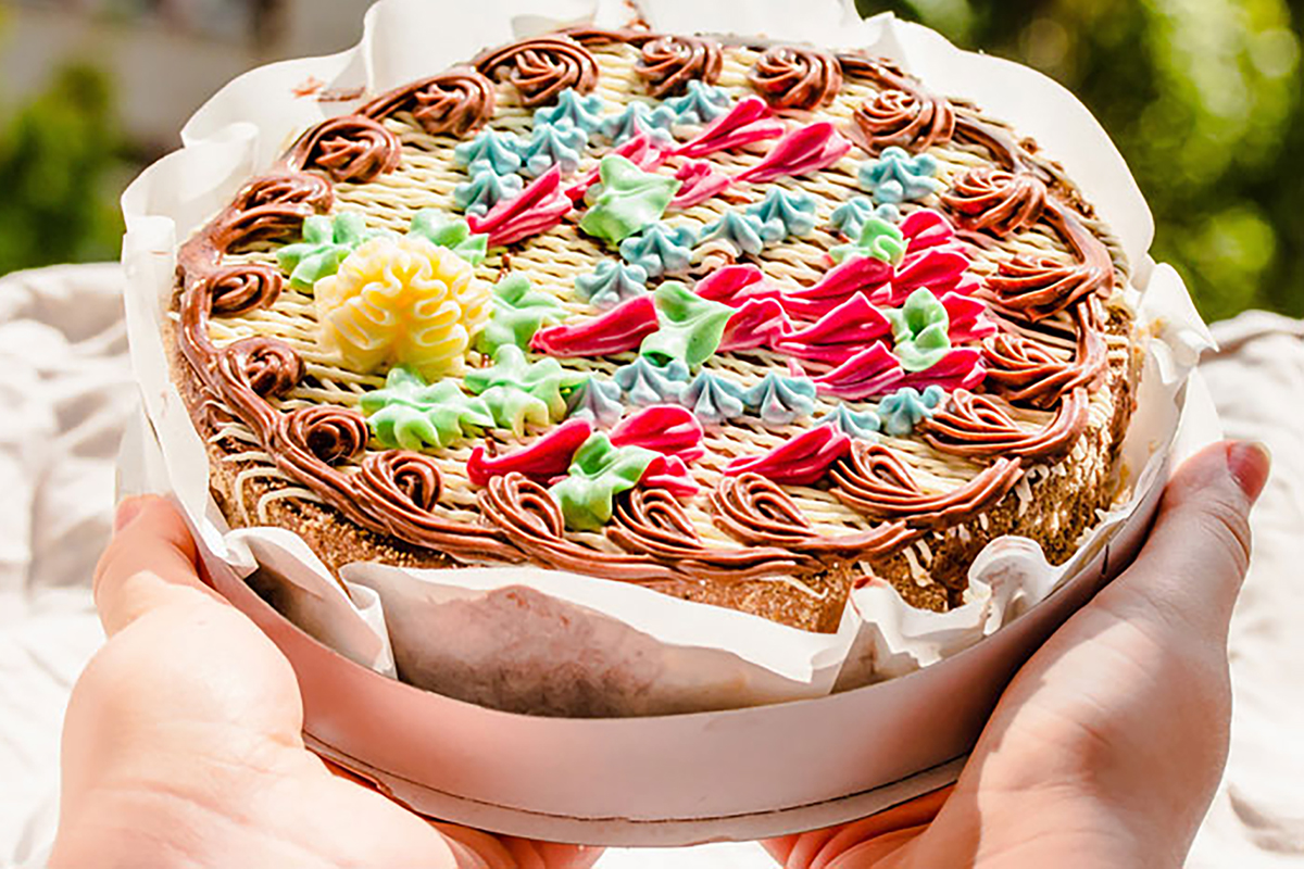 Celebrate the most important woman in your life with a delicious Kyiv cake that's as sweet as she is 🎂❤️

#MothersDay #CakeLove #SweetCelebration #Roshen #KyivCake #Kyivskiy #cakes