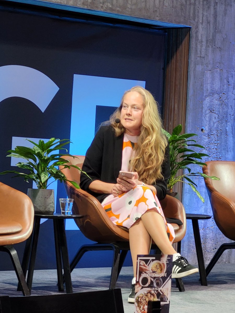 Annette Hotari, DVV: Julkissektorilla ollaan hyvin ihmiskeskeisen kehittämisen polulla. Yhteistyötä silti tarvitaan yksityisen ja kolmannen sektorin kanssa. #digituki