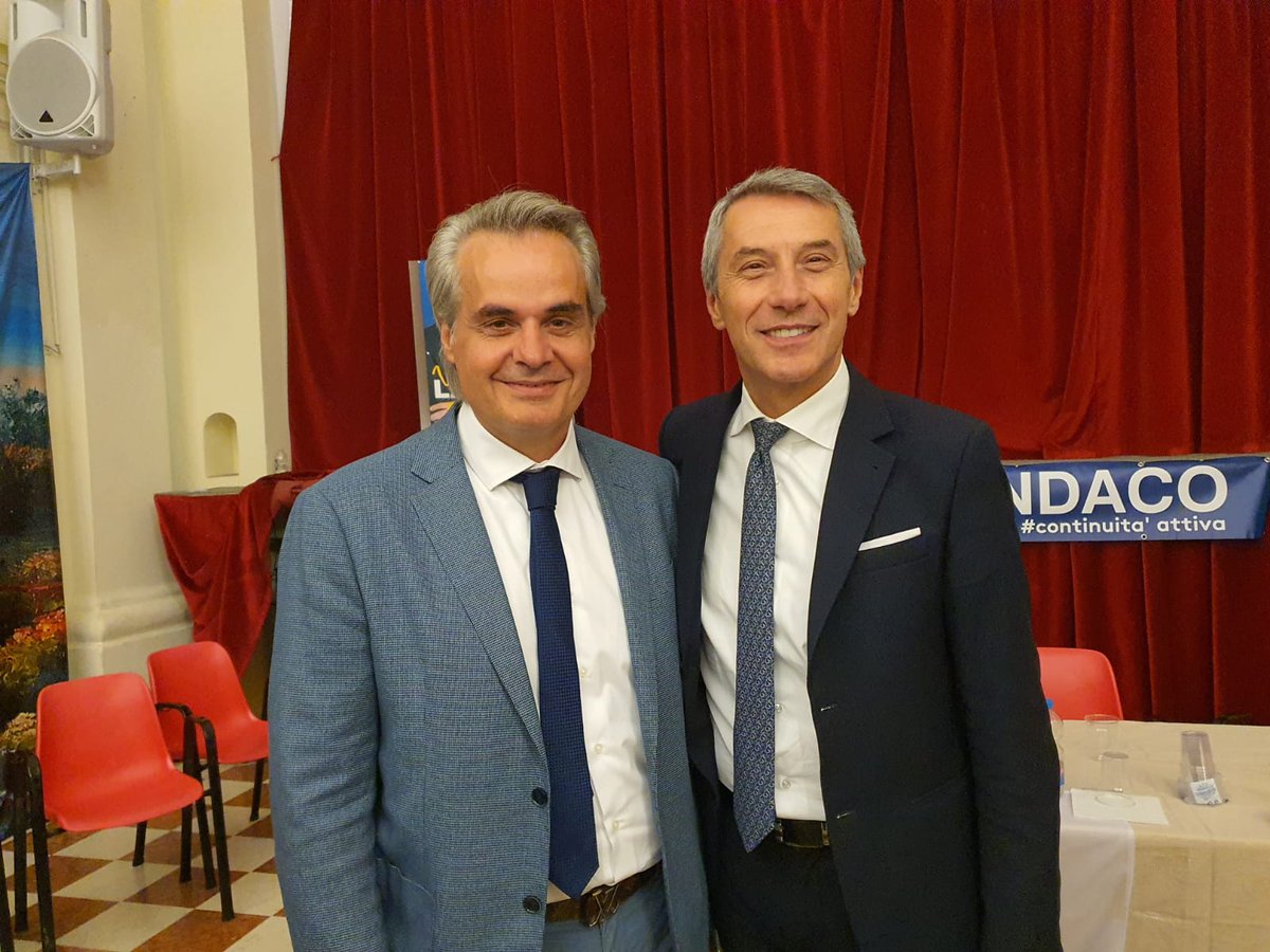 AntonioDePoli's tweet photo. 🔴🗳📣 A #Codevigo sosteniamo con forza il candidato sindaco Ettore Lazzaro e la sua squadra. Una persona capace di amministrare il proprio territorio e rispondere alle esigenze della propria comunità. Non servono slogan. Il suo operato è ciò che conta! https://t.co/Y12KY3bT3g https://t.co/hAp6ltamLL