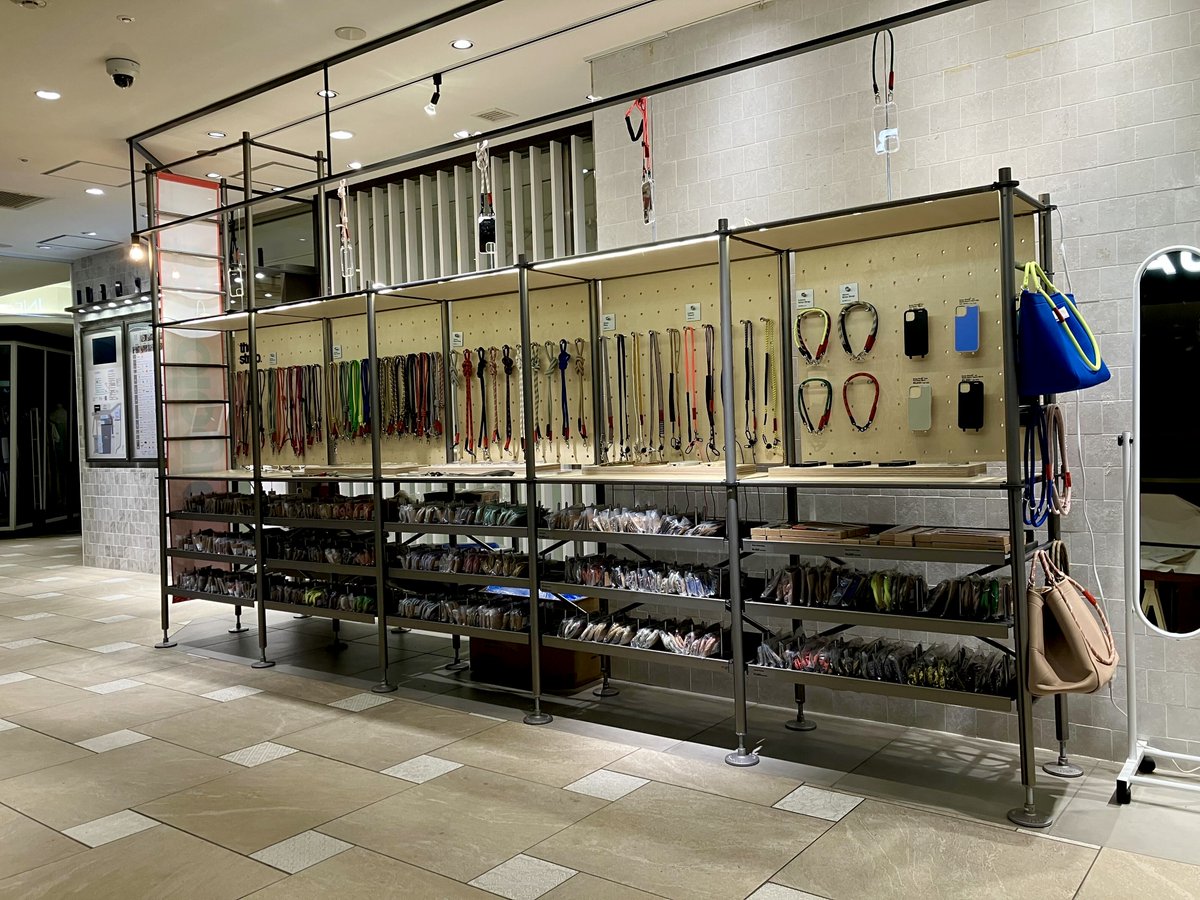 【新宿】POPUP開催中✨
来週5/17(水)まで！明日から最終の週末営業となります。
スマホケースやバッグにお好きなストラップを実際にお組み合わせいただけます🪢

新宿ルミネにて開催中です。

📍LUMINE1-2F(インフォメーション横)
　open : 11:00-21:00

#Topologie