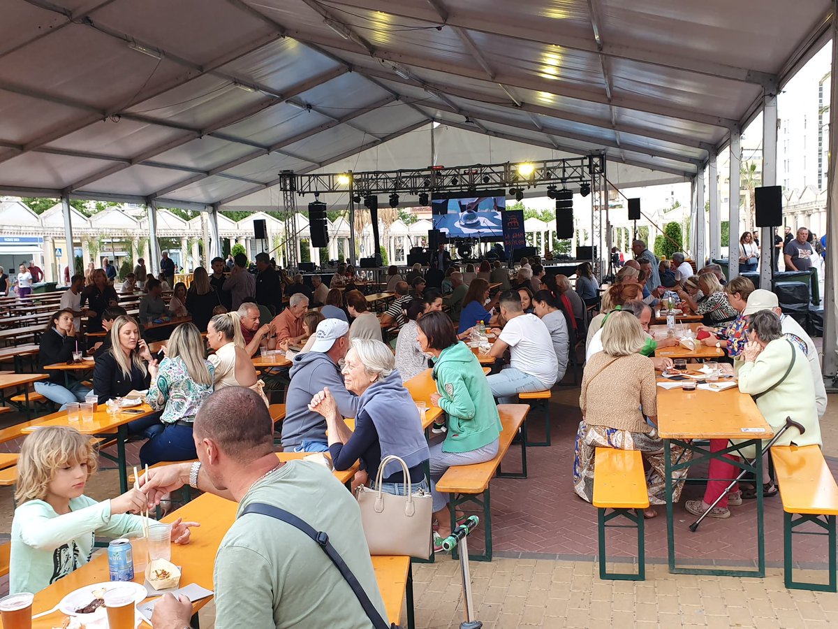 calp_ayto's tweet photo. 👉Ayer abrió sus puertas #FiraCalp, la feria de la Gastronomía y el Comercio que se celebra del 11 al 14 de mayo en la plaza Mayor. Aquí te dejamos algunas imágenes del primer día de la Feria.
#CreamaCalp #Calp #ComercioCalp #AEMCO https://t.co/QuLhi5WZuL