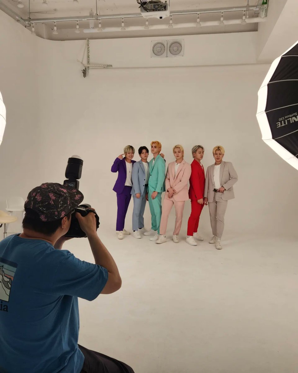 dst_official_'s tweet photo. 더스텐 안녕🖐🖐🖐
곧 좋은 소식이 또 있을 것 같아
어제는 우리 모델 촬영하고 왔어
기대해 줘☺️☺️
#더스틴 #Dustin #더스텐 #Thestan
#시우 #레이크 #승기 #다온 #알렉스 #하파엘 #3rd #comeback #CONSTAR #콘스타 #렌즈 #lens #STARCALL #스타콜
#더스틴렌즈 #dustin_lens https://t.co/RoxyyLLUG0