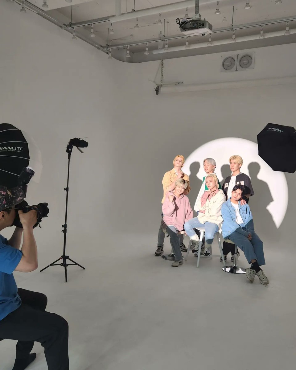 dst_official_'s tweet photo. 더스텐 안녕🖐🖐🖐
곧 좋은 소식이 또 있을 것 같아
어제는 우리 모델 촬영하고 왔어
기대해 줘☺️☺️
#더스틴 #Dustin #더스텐 #Thestan
#시우 #레이크 #승기 #다온 #알렉스 #하파엘 #3rd #comeback #CONSTAR #콘스타 #렌즈 #lens #STARCALL #스타콜
#더스틴렌즈 #dustin_lens https://t.co/RoxyyLLUG0