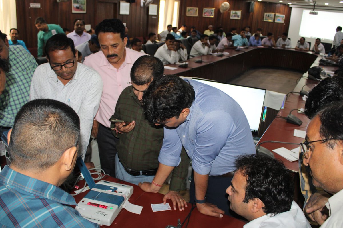DEORamban's tweet photo. Rampur (UP) visit: Attended technical session of training organised for counting supervisors/Assistants &amp; micro observers on May 12, 2023 at Vikas Bhawan, Rampur.
@dcramban @DIPRRambandic @Medhans05455829 @ceojak https://t.co/kVXYgYeksJ
