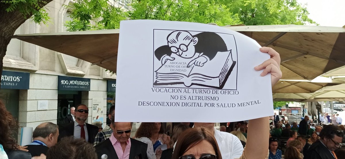 La abogacía de #Cantabria se concentrará en Santander el próximo 19 de mayo, a las 12.30h,frente al edificio del <a href="/cantabriaes/">Gobierno Cantabria</a> en Peña Herbosa 29 por la dignificación del #TurnodeOficio
¡Únete a la marea negra! #AbogaciaUnida #TurnodeOficioDigno #AbogaciaAbandonada #esnuestroturno
