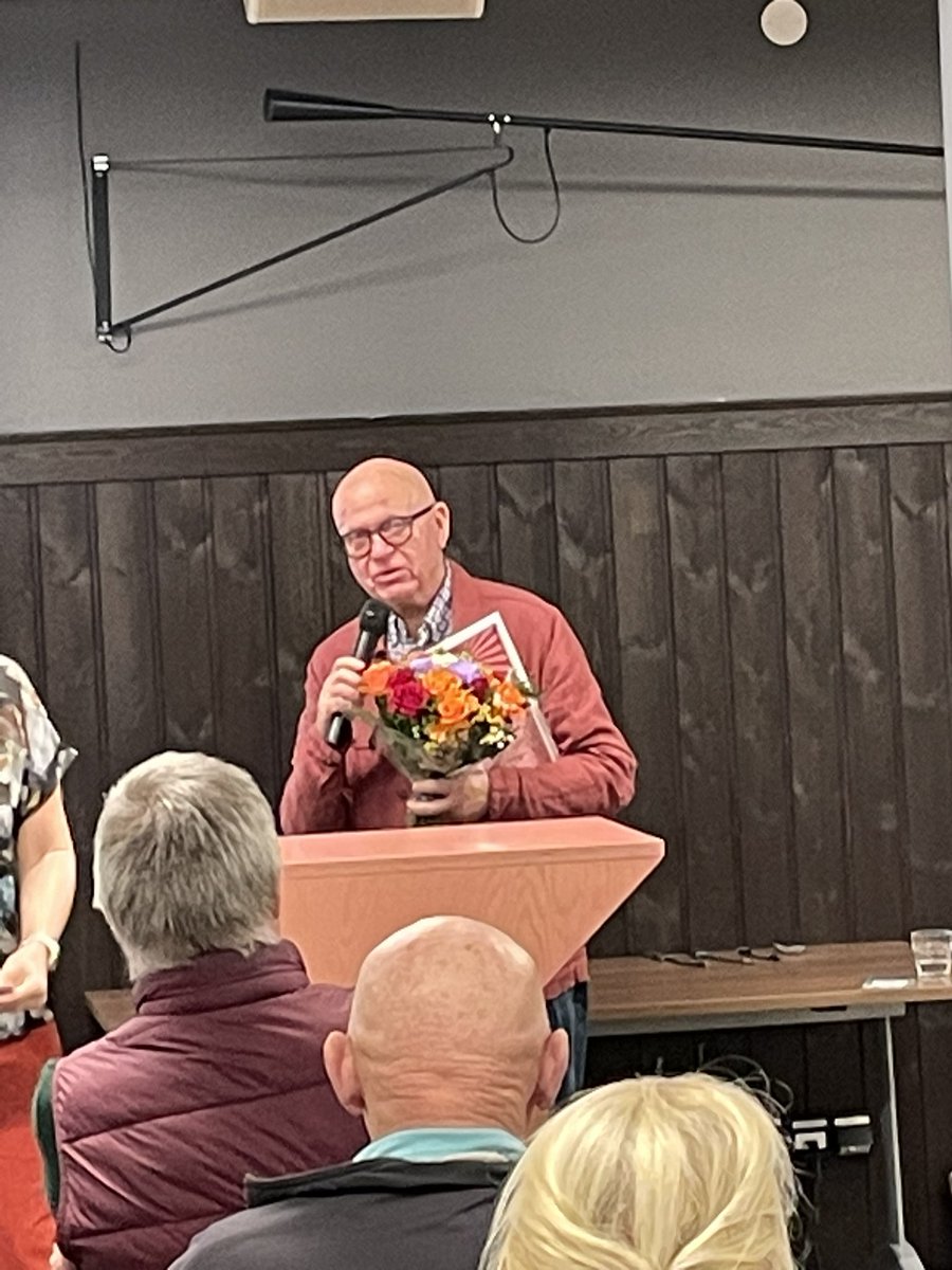 Årsmötet avklarat. Nu går vi in i en ny tid med ett nytt namn. Diabetes Stockholm ersätter vår tidigare väldigt långa namn. Nu gäller det att arbeta in det. Årets diabetespris gick till Bengt-Olov Tengmark vid Citydiabetes. Stort grattis!