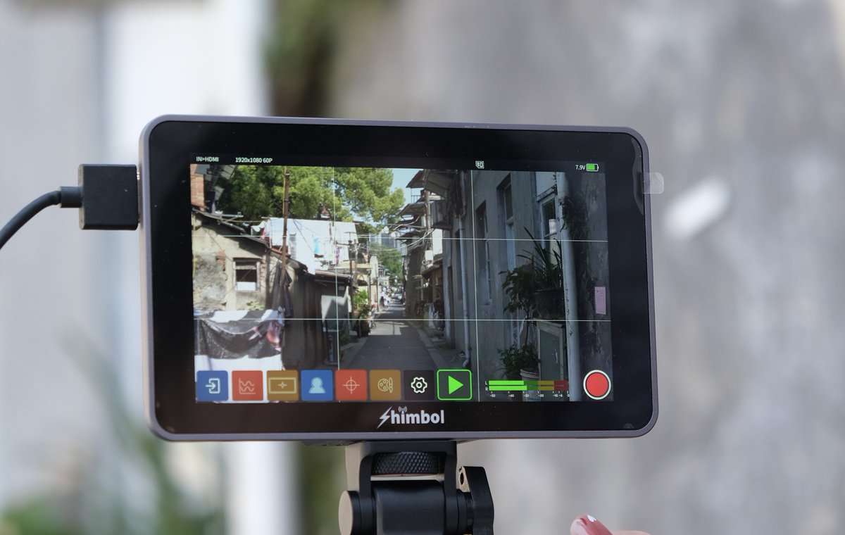 Shimbol_tech's tweet photo. Taking #Shimbol Memory I to shoot the unique style of Chinese villages and towns! π
#filmproduction #videography #filmmaking #cinematography #cameramonitor #monitorRecorder #filmmaker #camerarig #cameragear https://t.co/VAbOpUrnNm