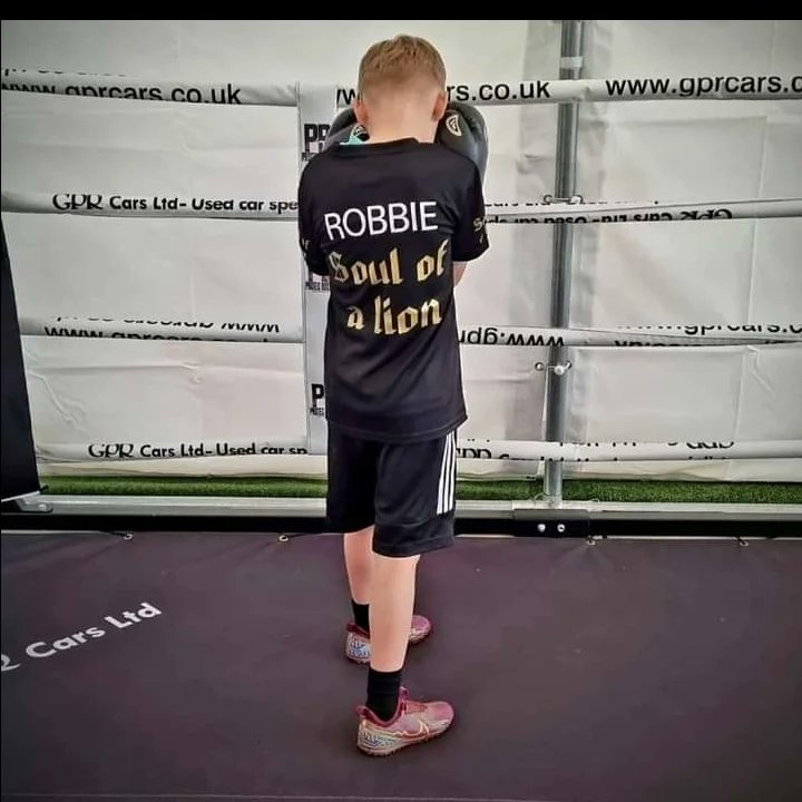 Ashjw20's tweet photo. Always working on himself to be better 🥊@leekempboxingacademy https://t.co/V8UvikMq1H