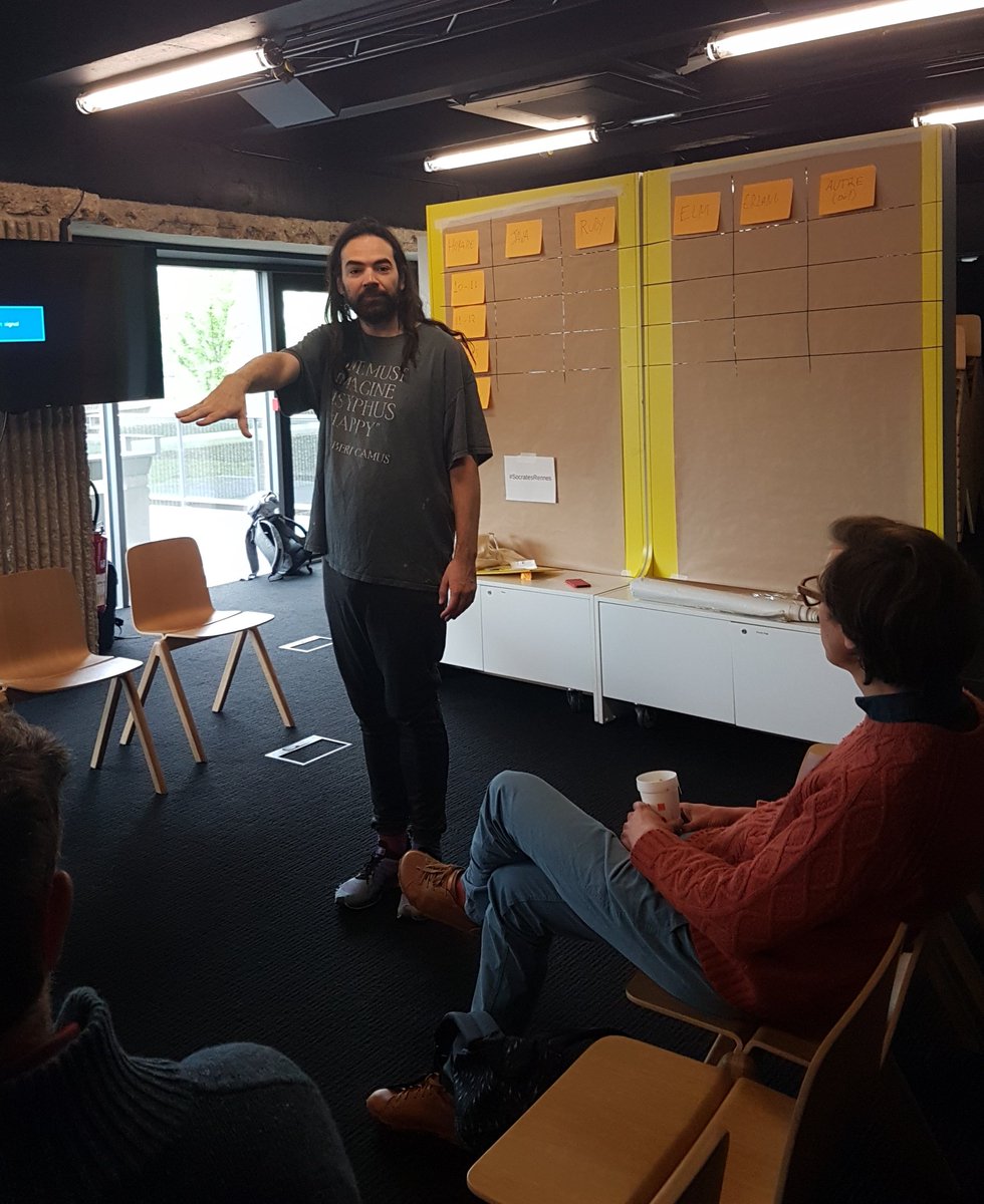 La journée démarre, Roméo rappelle les règles 😀
<a href="/RennesCraft/">RennesCraft</a> #socrates