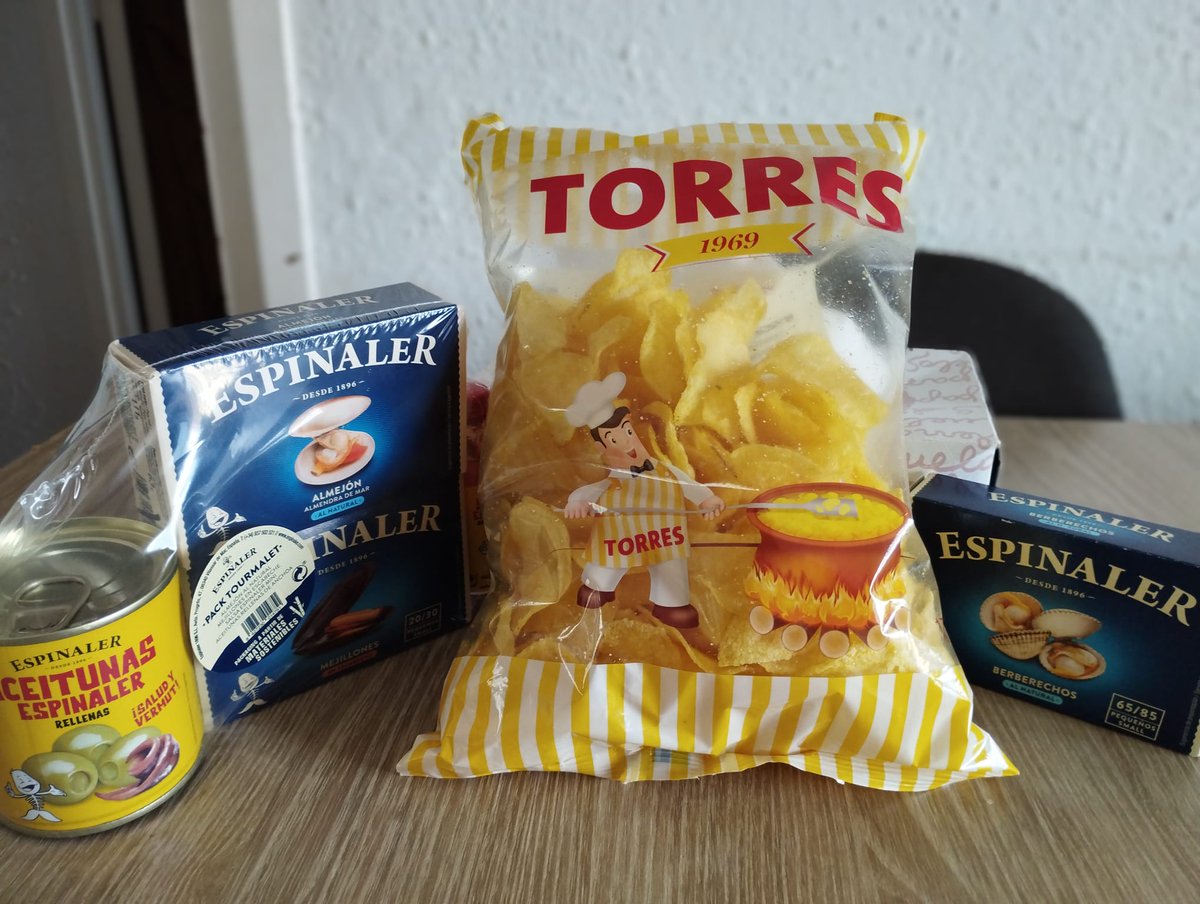 Natsuki__Family's tweet image. Muchas gracias a nuestro #nakama Vhanlauden por este pedazo de detalle que tuvo con nosotros en su visita de ayer a la #taberna. Disfrutamos mucho la cena de ayer junto con este mini lote #espinaler !
ありがとうございました！
#seguidores #suscriptores #natsukifamily #感謝