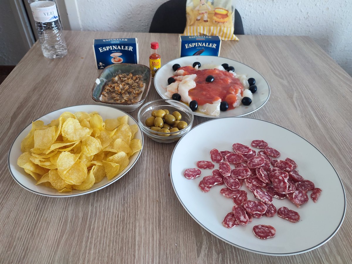 Natsuki__Family's tweet image. Muchas gracias a nuestro #nakama Vhanlauden por este pedazo de detalle que tuvo con nosotros en su visita de ayer a la #taberna. Disfrutamos mucho la cena de ayer junto con este mini lote #espinaler !
ありがとうございました！
#seguidores #suscriptores #natsukifamily #感謝