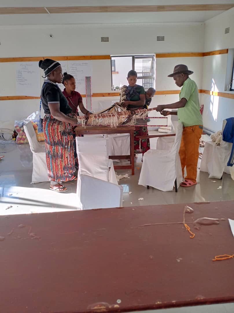TheProtestPoet's tweet photo. Twenty Women and Youth Cotton Farmers are undergoing a training on Cotton Value addition and market linkages. The training will equip the farmers with skills and knowledge on handling as well as using handlooms to create different cotton products. #WomenFarmers #CottonValue https://t.co/fMtYf8xtki
