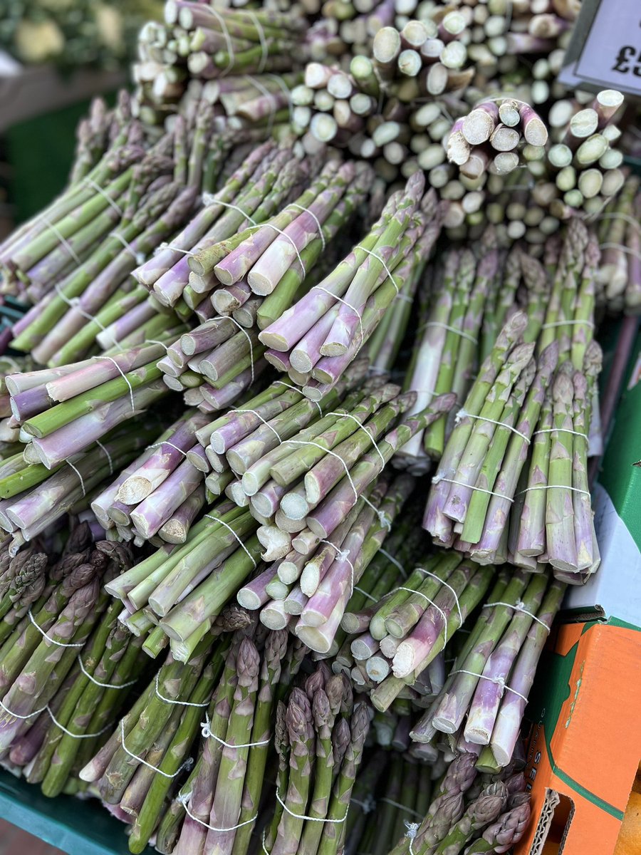 Locally grown asparagus is available for delivery across Norfolk. #Norfolk #norfolkfoodservices #norfolkproduce #asparagus #norfolksfinestproduce #dailydelivery 
#norfolkchefs