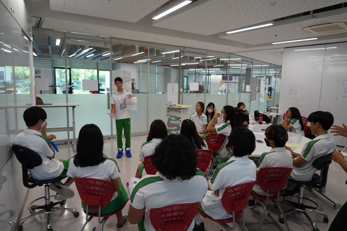 versoschool's tweet photo. UL learners are learning about the upcoming Thailand general election 2023. They have been introduced to the roles&responsibilities of the members of the House of Representatives and senators,the voting process,how to cast a ballot&how votes are calculated.
#versoschool #versoUL https://t.co/XNdZVBbACQ