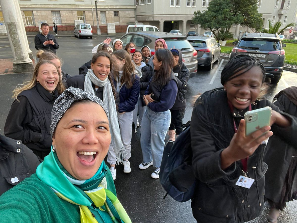 DHRS_UCT's tweet photo. Thanks Nursing team for the cuppachinos on this cold Friday. Happy international Nurses day!!👩🏽‍⚕️ 
#InternationalNursesDay #NursingHeroes #HealthcareHeroes https://t.co/QaCpFtlv2r