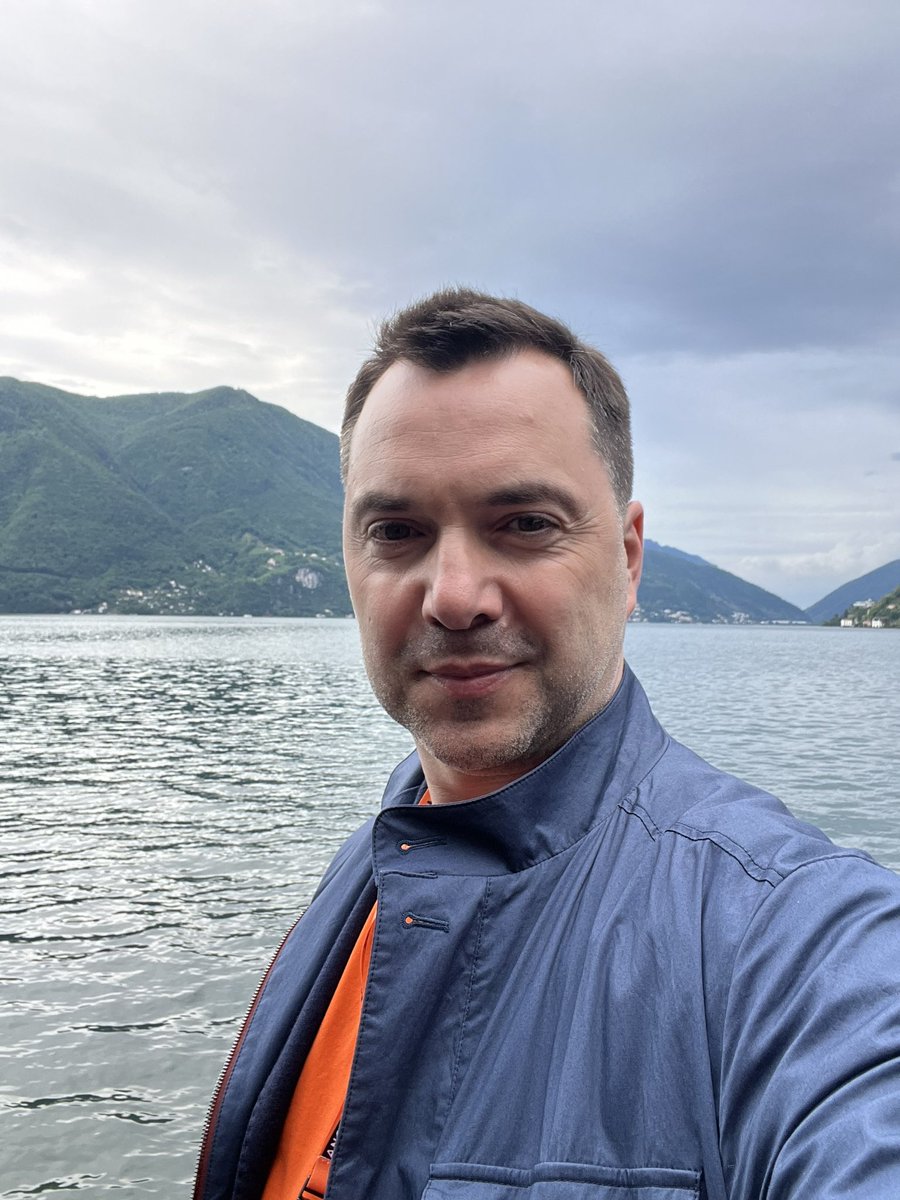 arestovych's tweet image. - Моральный фактор на войне значим по отношению ко всем остальным как три к одному.

Существует разительная разница в нашем самовосприятии и восприятии нас западными экспертами и политиками.

Они скептики. 

Они не видят нас самостоятельными. 

Самостоятельность тесно связана с…