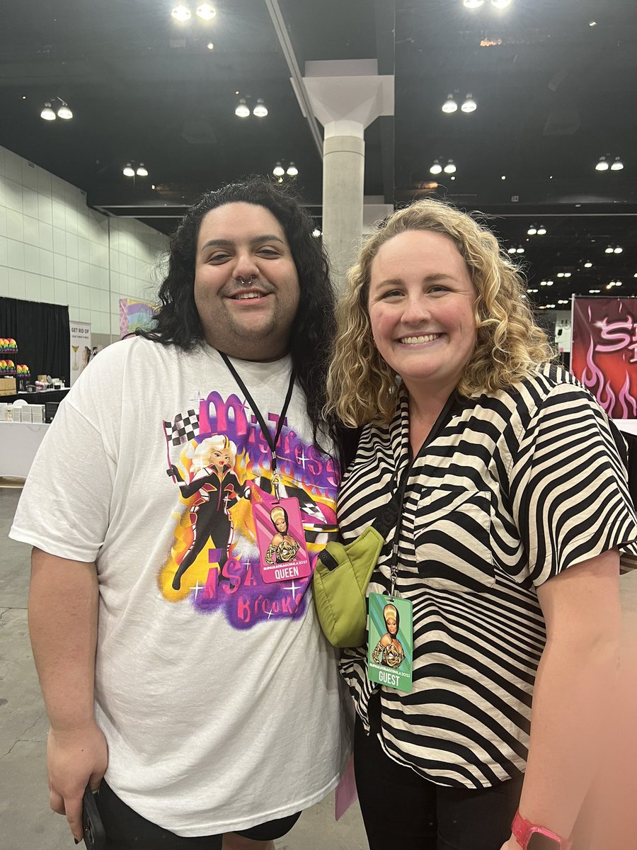 sydneyelindsey's tweet image. UMM BUT SHE IS MOTHER AND THE SWEETEST HUMAN EVER!! Thanks for taking a pic with my shy ass, I was so starstruck! 🤣 @MistressIBrooks #ClockThatTea