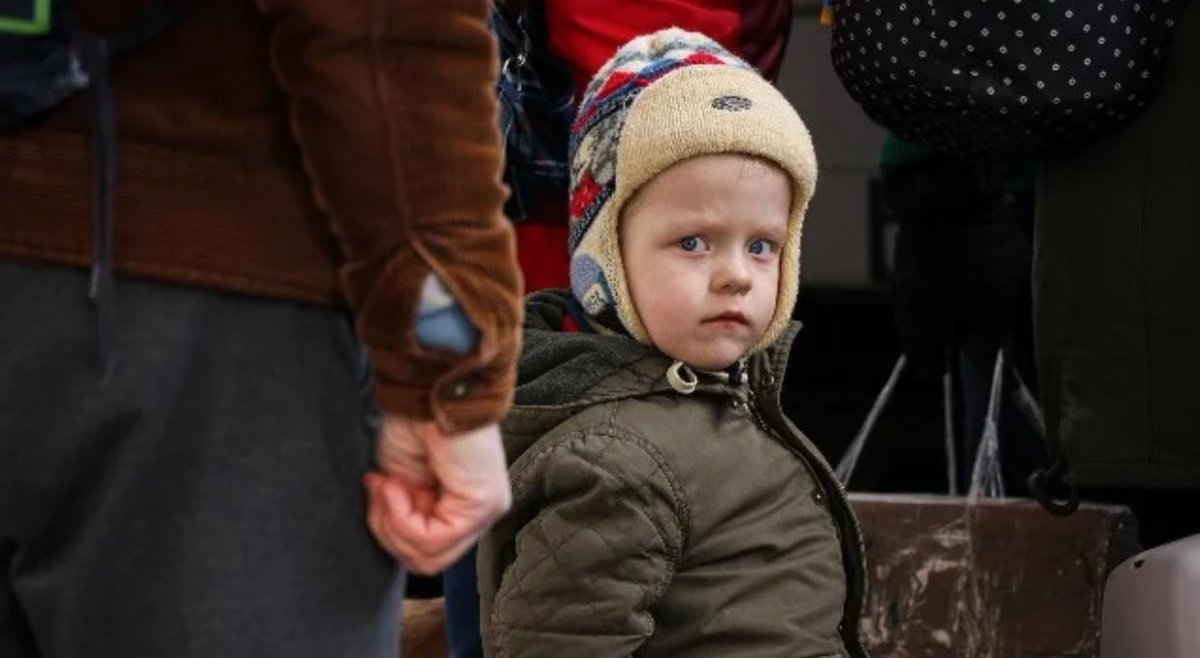 MamedovGyunduz's tweet photo. Russian authorities continue to forcibly remove #UkrainianChildren. Last week 🇷🇺 occupation authorities took 660 children from the occupied Berdiansk, Zaporizhzhia region, to #RF & occupied Crimea, @Mykola_Kuleba said. These children were previously gathered from nearby settlements. Deportation of children is a #WarCrime