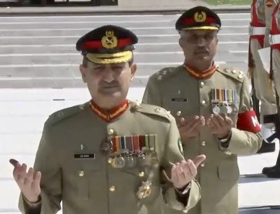 OSPSF's tweet photo. GENERAL HEADQUARTERS 
RAWALPINDI 

Lieutenant General Salman Fayyaz Ghani, 10 FF Regiment, earlier serving as Commander IV Corps (Lahore), has been relieved from his posting and recalled back to GHQ. https://t.co/YAWpebtqZG