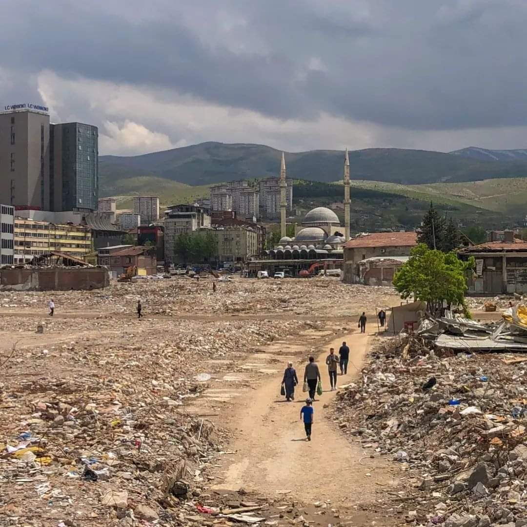 Hayırlı Cumalar

Malatya söğütlü cami.