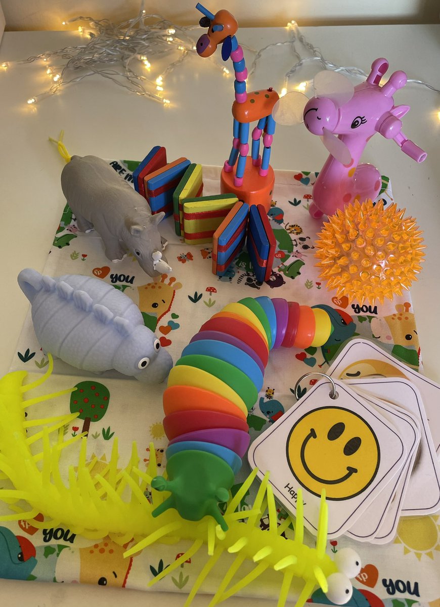 sensorytreasur's tweet photo. Feeling good with animals
Helping a 3 year old through challenging times
Helping focus, concentration, self regulation & calm
He loves a giraffe π¦
What better than dancing & spinning π¦
#ChallengingTimes #EmotionalRegulation #AnxietyRelief #FidgetFun #FridayFeeling https://t.co/YJ9CERwhnY