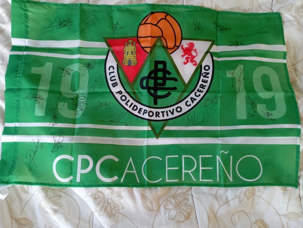 manecpc's tweet image. Dar las gracias al @CPCacerenoSAD y a todo el equipo  por firmar la bandera a mi hijo y hacerlo muy feliz. Muchas gracias de todo corazón.💚🤍💚🤍