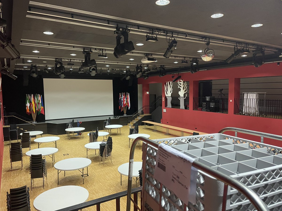 FIS_School's tweet photo. Preparing for our annual #alumni dinner #classof1973 #classof1983 #classof1998 #Classof2013 https://t.co/jsJXBFza6v