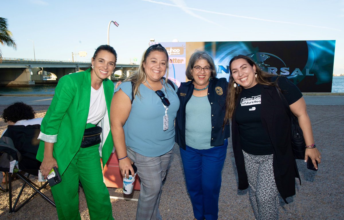 Andria_Muniz's tweet photo. Fun night @pamm featuring @MayorDaniella Movie Night @ballyhooboats Mamma Mia! #MiamiDadeStrong https://t.co/haIdSDXEYu