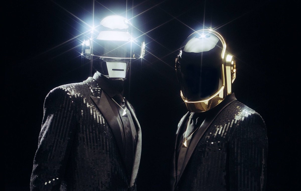 Découvrez "GLBTM (Studio Outtakes)" de Daft Punk feat. Nile Rodgers, Paul Jackson, Jr., Nathan East et John "JR" Robinson.
#DaftPunk #Randomaccessmemories10 #Nilerodgers #disco #funk 
funku.fr/2023/audio-daf…