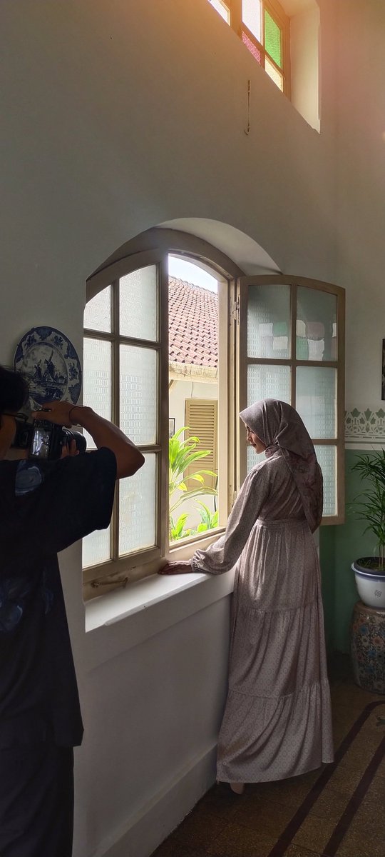 roemahMT's tweet photo. Dari foto yearbook sampai produk, semua sisi tetap cocok untuk menghiasi feed sahabat. Ada yang tahu ini di sisi sebelah mana?
.
#foto #museum #yearbook #fotoprewedding #photography #gombong #kebumen #hijab https://t.co/WSBDmtjV7t