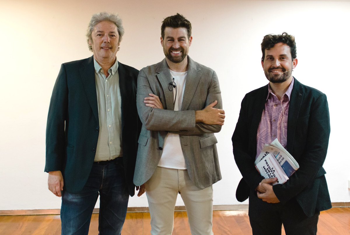 Ignacio Martín Lerma (@i_martinlerma) on Twitter photo “Recordar es volver a vivir”.
Siguen acompañándome todas las emociones que sentí la noche del martes en el Aula de Cultura de <a href="/laverdad_es/">laverdad_es</a> ❤️
Fue un auténtico honor compartir un momento tan especial con <a href="/manuelmadrid_lv/">Manuel Madrid</a> <a href="/aaguirredc/">alberto aguirre de c</a> y con tantísimas personas que no quisieron “Recordar es volver a vivir”.
Siguen acompañándome todas las emociones que sentí la noche del martes en el Aula de Cultura de <a href="/laverdad_es/">laverdad_es</a> ❤️
Fue un auténtico honor compartir un momento tan especial con <a href="/manuelmadrid_lv/">Manuel Madrid</a> <a href="/aaguirredc/">alberto aguirre de c</a> y con tantísimas personas que no quisieron