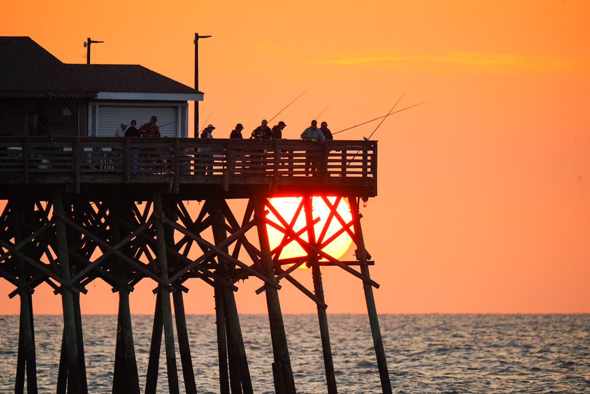 These fishermen were on the hot spot this morning 🥵💯🔥🐟🐠🦈
#saltwaterfishing #Tightlines @_BeachRealty
@RealSaltLife @ACfishingclub @spot2fish @4883Taishi @AndrewWMBF @JenAbneyWPDE @Xsarra_74 @memphis_tom @adrummergirl 
Have a wonderful & awesome day 😊💯