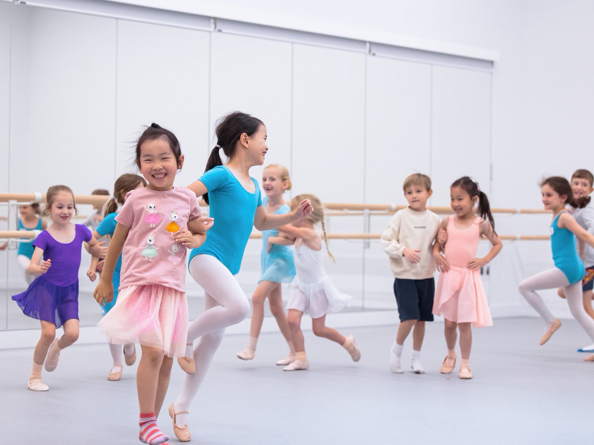 Royal Academy of Dance tweet media