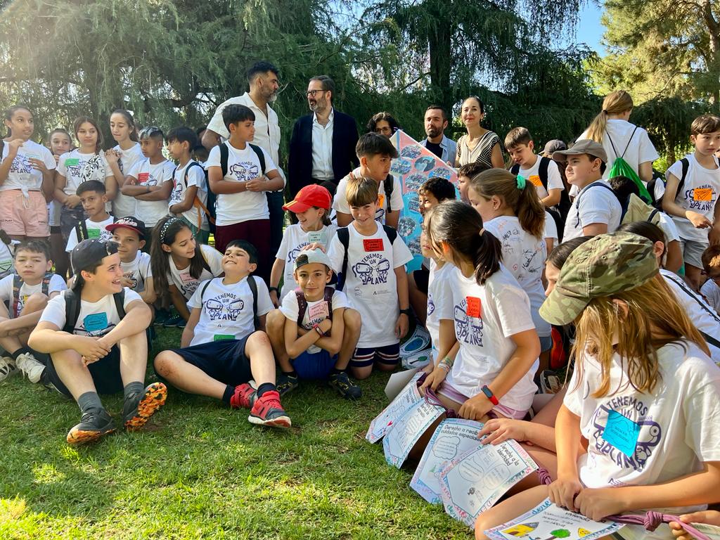adolfo_molina's tweet photo. La educación no cambia el mundo, cambia a las personas que van a cambiar el mundo. Los más jóvenes juegan y jugarán un papel fundamental para conseguir un mundo mejor desde la solidaridad. Enhorabuena a Cooperación Batá por este encuentro #Transformandonos https://t.co/mpNp6IOsAi