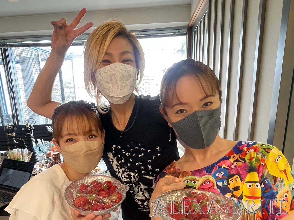koyutanman's tweet photo. 舞台稽古終わり👍
明日は本番✨
#オチアリーナ
#りんくう
#日輪のゆくえ 
#アレキサンドライト https://t.co/J0md1kXeZ6