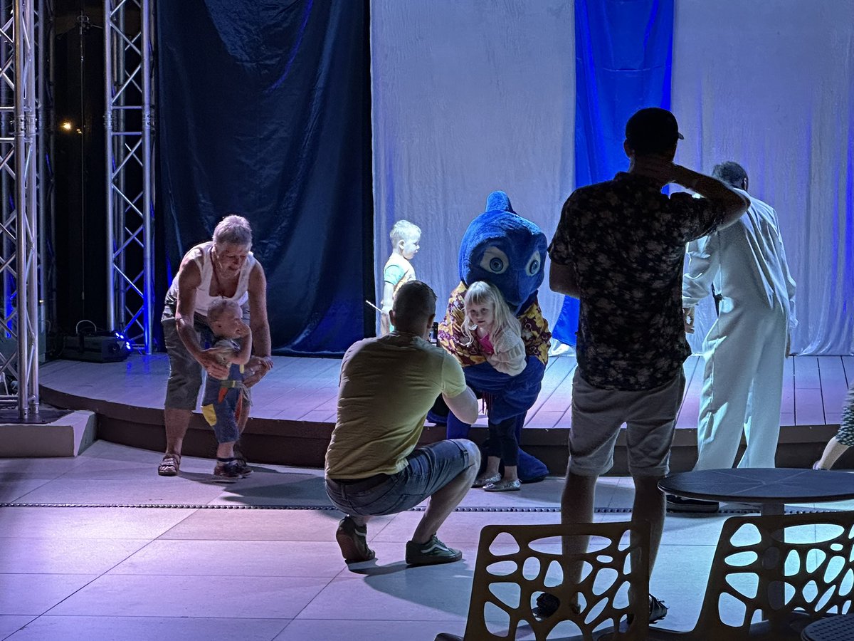 BadToxic's tweet photo. #Toten, #Carnaval & #nightProgram at our #hotel #AboraContinental by #LopesanHotels.
#statue #palmTree #dolphin #costume #showTime #entertainment #vacation #trip #travel #Reise #Holliday #urlaub #Canaries #CanaryIslands #Canary #GranCanaria #island #Maspalomas #Spain #Spanien https://t.co/HD7b3h7XrC