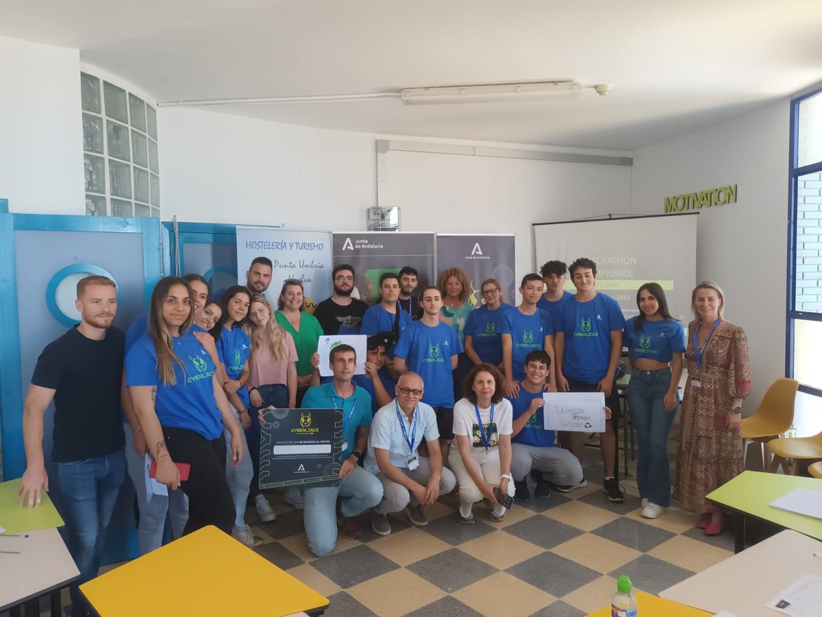 UniversidadAnd's tweet photo. 📌 La directora general de Fomento del Emprendimiento de @UniversidadAnd, @PilarMarinMateo, asistió ayer a una nueva jornada de #HackatonEmprende. https://t.co/CARCmhHujt
