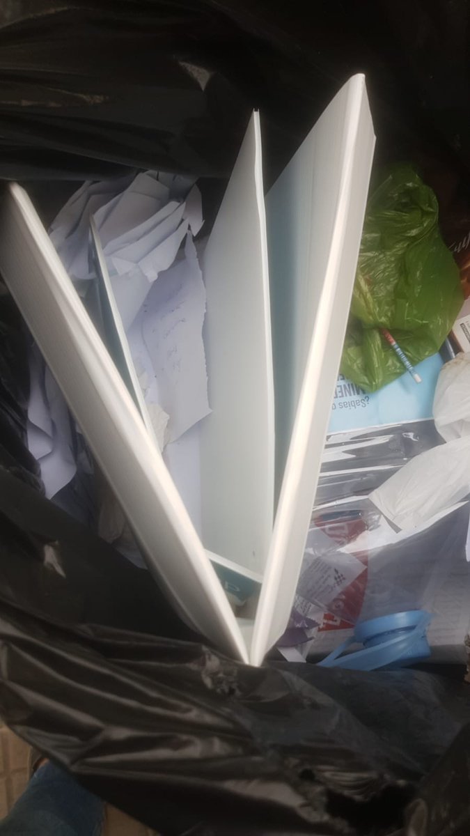 fncsantcugat's tweet photo. Denunciem el sabotatge intolerable que la nostra propaganda electoral està sent sotmesa des d'aquest  matí.
Tenen molta por a que guanyem i tenen molta por a la democràcia real.
La nova política ha arribat per quedar-se!

#santcugat #fernandezalalcalde https://t.co/mBdow6j96s