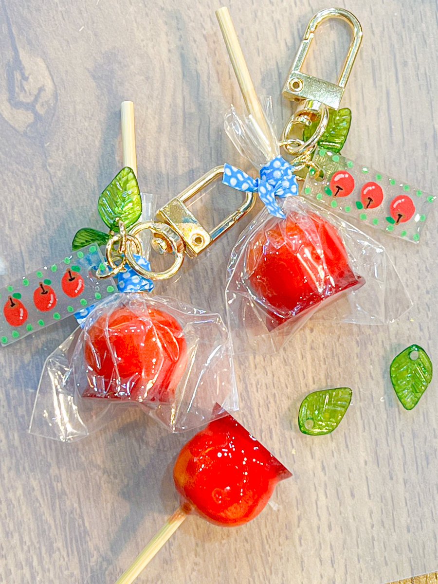 #rt 해주신 팔로워 한분께 원하시는 작품 or 스타벅스 음료 기프티콘을 드립니다!!!❣️

말키마켓 13차는 미니후우링 마켓🎐🎐🎐
이번 여름은 기록적으로 덥고 습하대요
보기만해도 청량한 미니후우링
해파리 키링, 링고아메, 금붕어 키링까지💗
5월 14일 (토) 오후 10시 오픈
witchform.com/deposit_form/4…