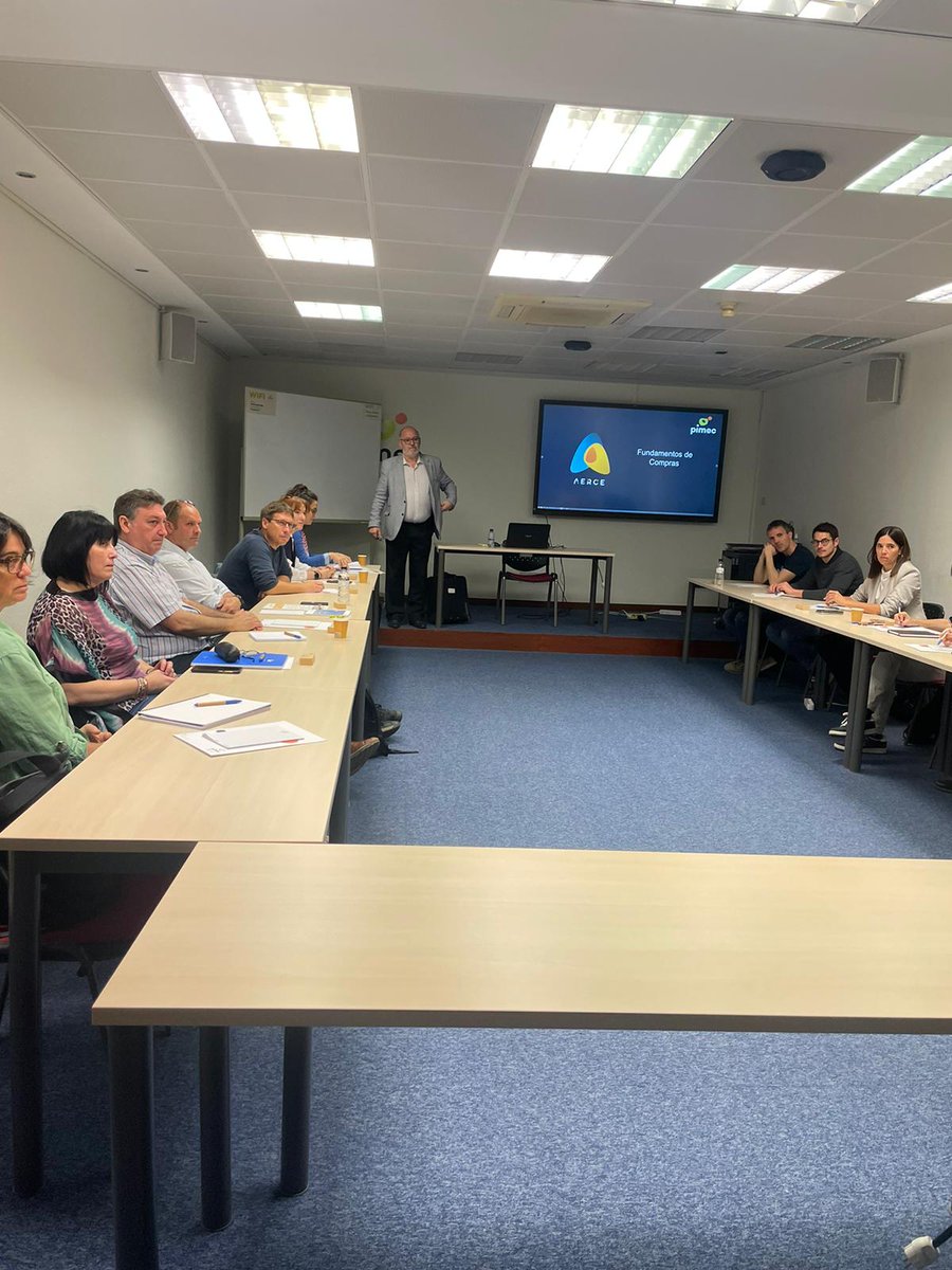 PimecFormacio's tweet image. Avui iniciem la 1ª classe #presencial de la III Edició del Programa Superior de #Compres per a #Pimes a la seu de  📍@PIMEC  #Barcelona creat conjuntament amb @AERCE 

Us desitgem a tots un bon inici de curs i esperem que aprengueu molt❗️