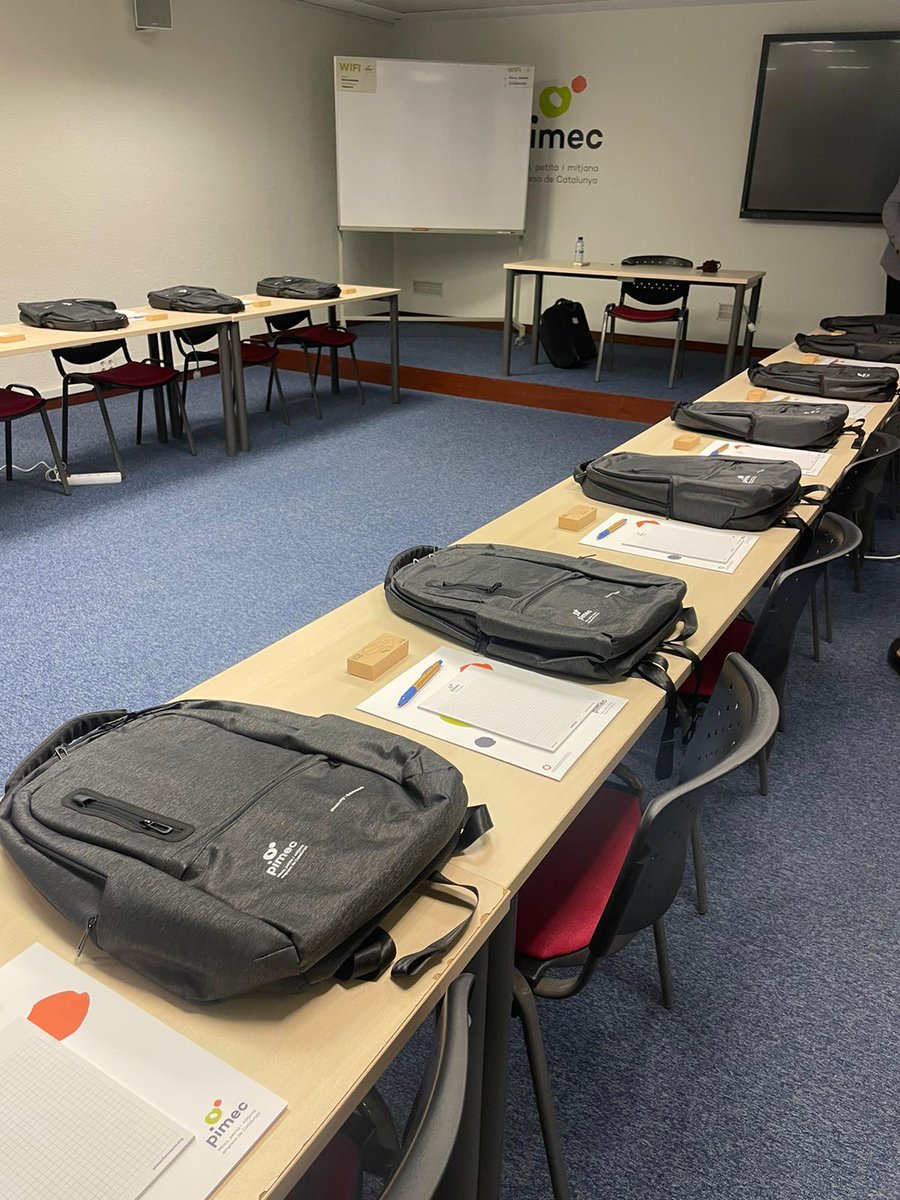 PimecFormacio's tweet image. Avui iniciem la 1ª classe #presencial de la III Edició del Programa Superior de #Compres per a #Pimes a la seu de  📍@PIMEC  #Barcelona creat conjuntament amb @AERCE 

Us desitgem a tots un bon inici de curs i esperem que aprengueu molt❗️