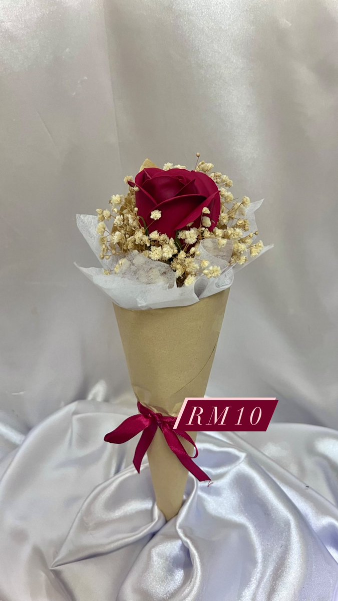 EternalLoveFlo1's tweet photo. Untuk yang mencari hadiah Teacher’s Day tu, kita ada promo bouquet RM10 

▫️Boleh postage seluruh Malaysia 
▫️Boleh custom your own bouquet
▫️Multiple colours available 

#teachersday #teachersdaygift #flowerbouquet #bouquet #surprisedelivery 

WS: https://t.co/XlACSvw7tD https://t.co/hFZQzIXU8F
