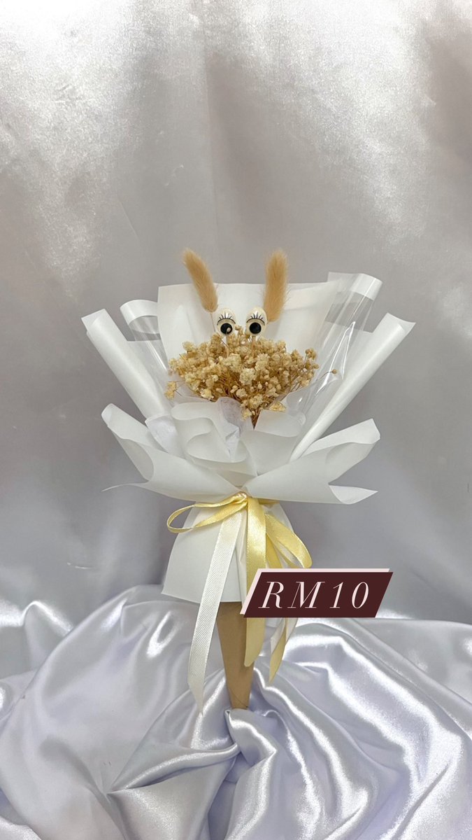 EternalLoveFlo1's tweet photo. Untuk yang mencari hadiah Teacher’s Day tu, kita ada promo bouquet RM10 

▫️Boleh postage seluruh Malaysia 
▫️Boleh custom your own bouquet
▫️Multiple colours available 

#teachersday #teachersdaygift #flowerbouquet #bouquet #surprisedelivery 

WS: https://t.co/XlACSvw7tD https://t.co/hFZQzIXU8F